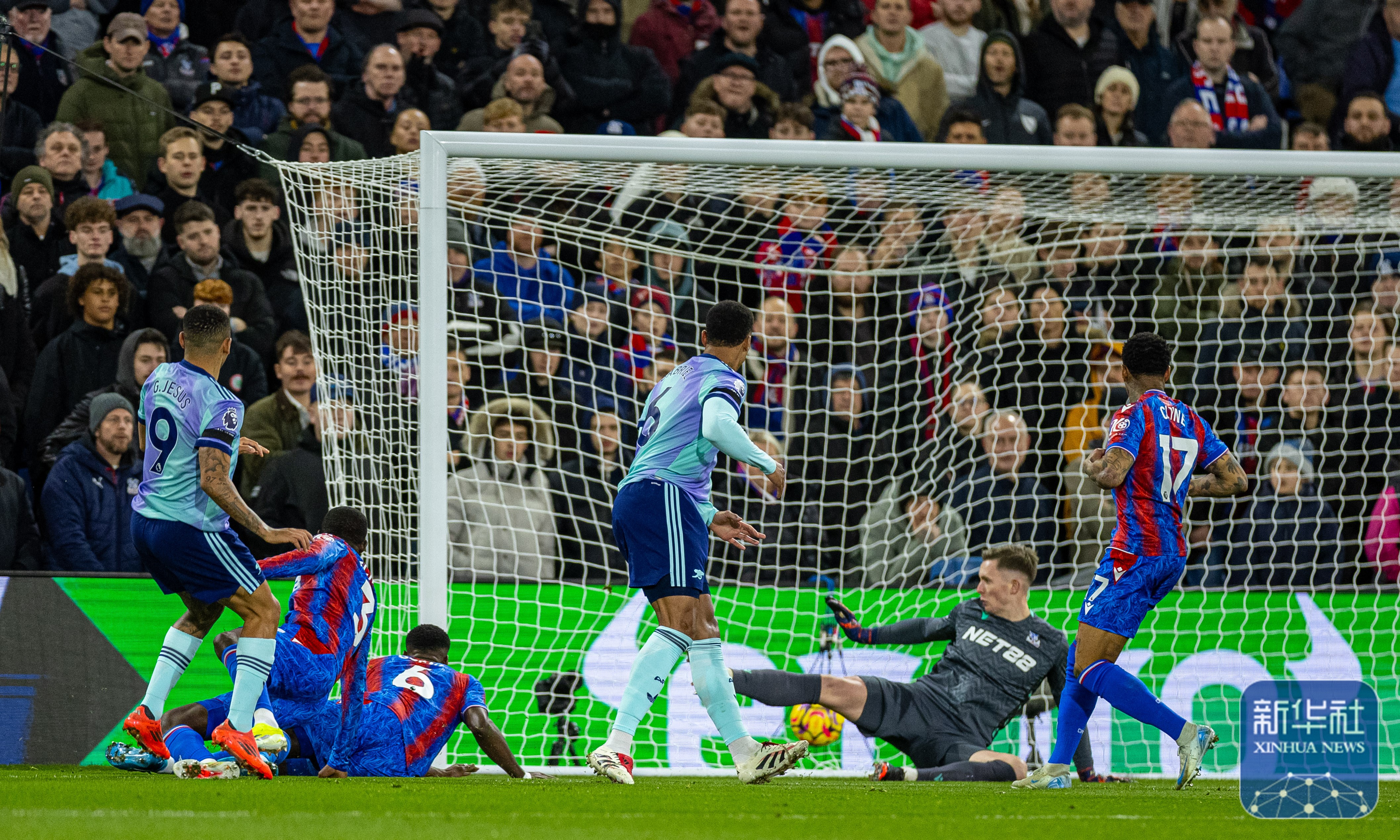 包含冲刺阶段英超焦点战；托特纳姆刷新队史纪录；话题不断；细节决定成败的词条星空登录